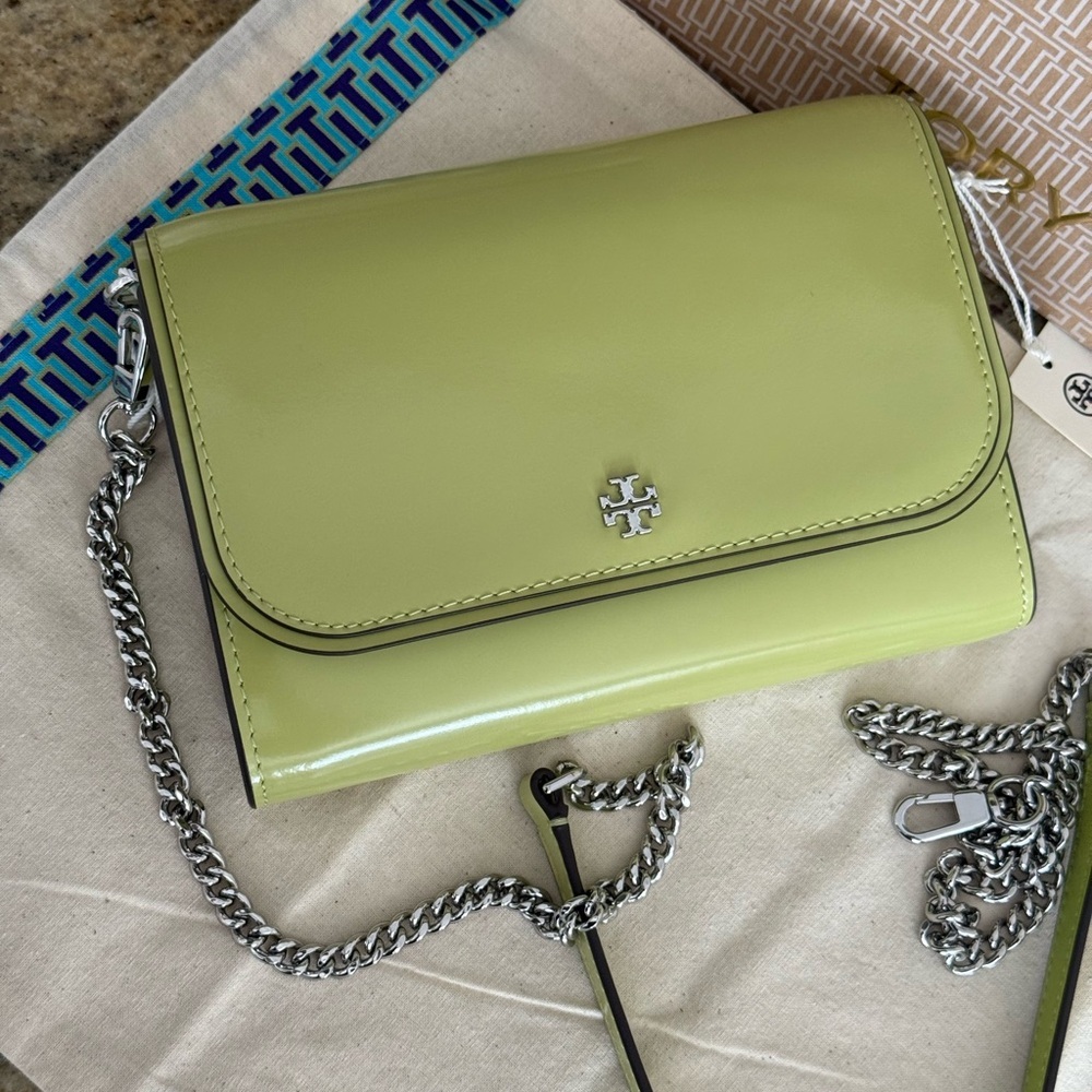 Tory Burch Authentic Brand New Emerson Patent Chain Wallet Candy Lime/705